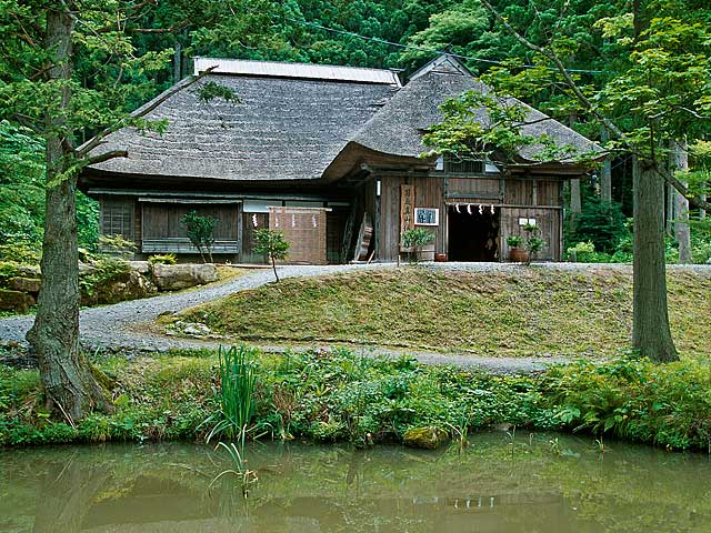 男鹿真山伝承館