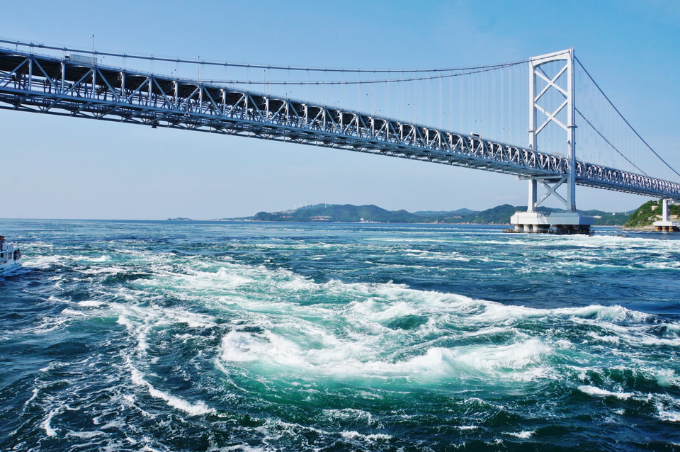 徳島県鳴門海峡大橋